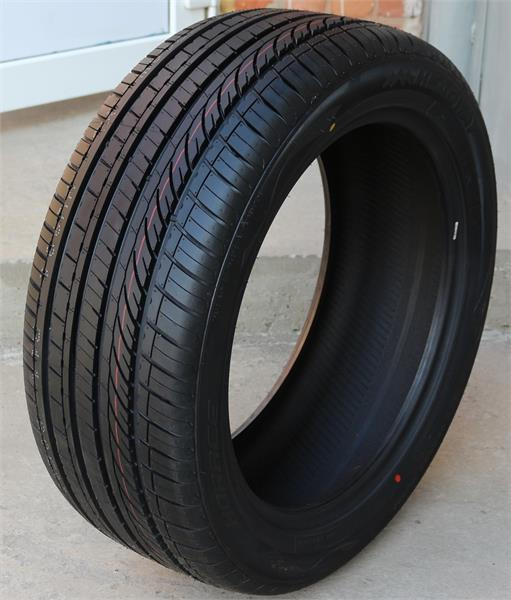 Автошина R19 255/50R19 HEADWAY HU901 107V
